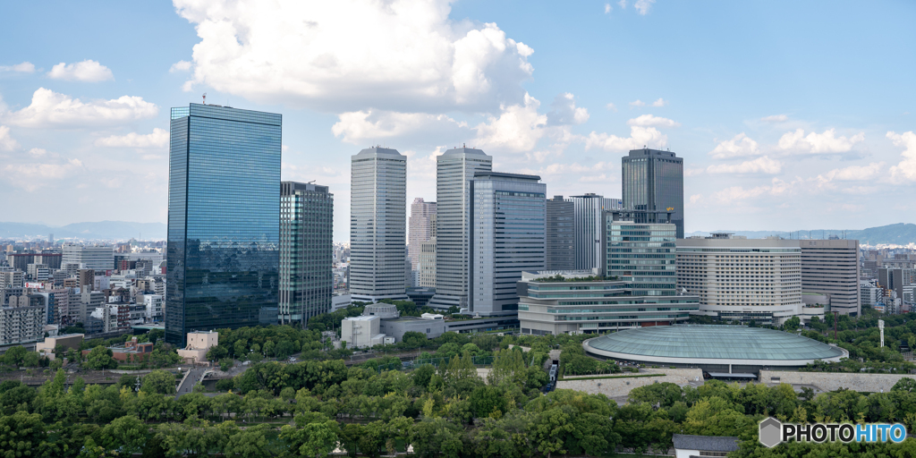 大阪城ホールと摩天楼
