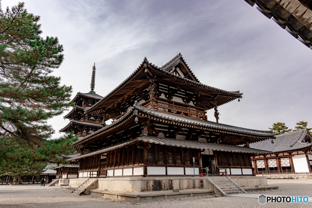 法隆寺・金堂と五重塔