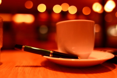 文士の休息 万年筆とコーヒーカップ