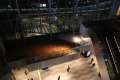 上から覗く　ヨコハマ駅