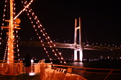 夜景ベイブリッジ　船上からの姿