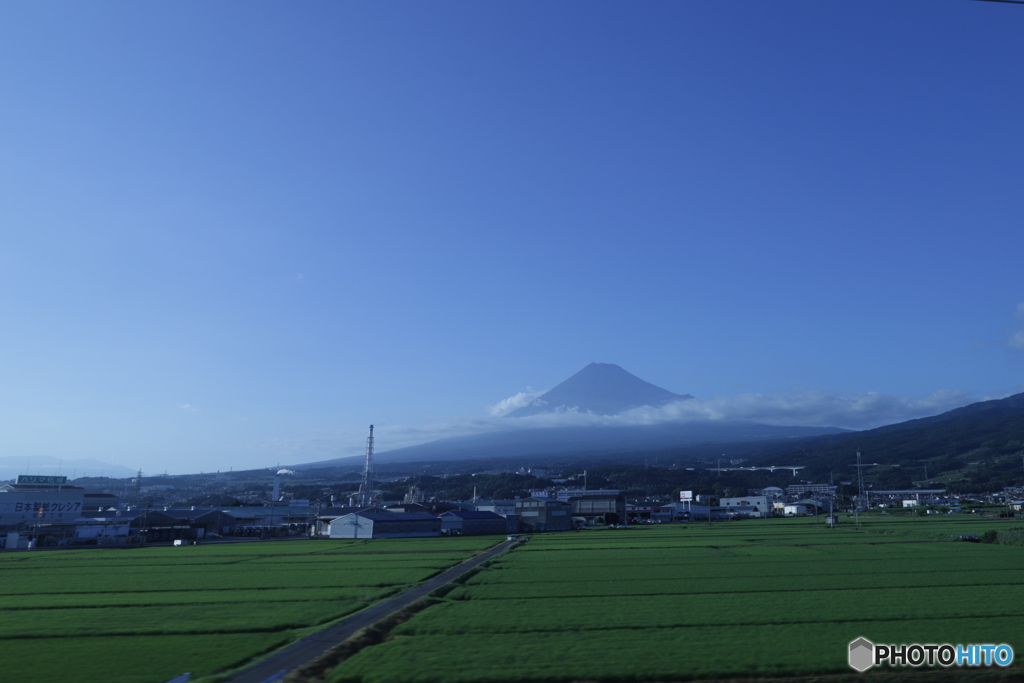 夏の富士山　くものうえ