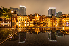 雨の東京駅