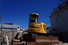 青空に映える重機