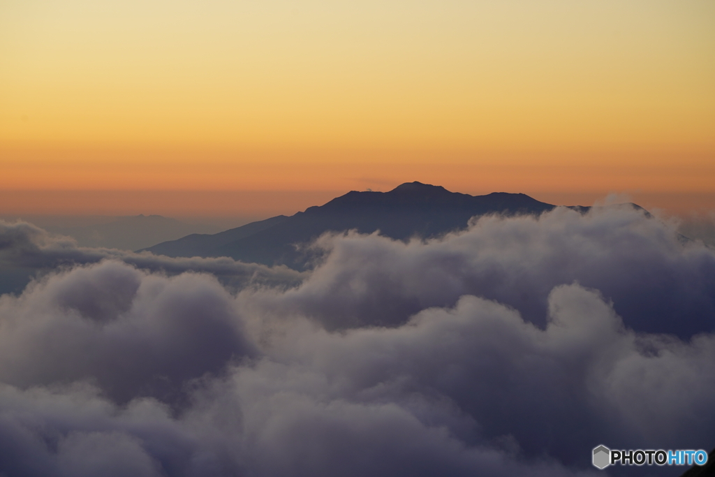 日の入り後の御嶽山