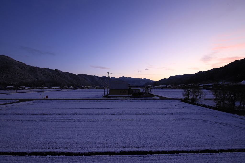 朝　雪化粧