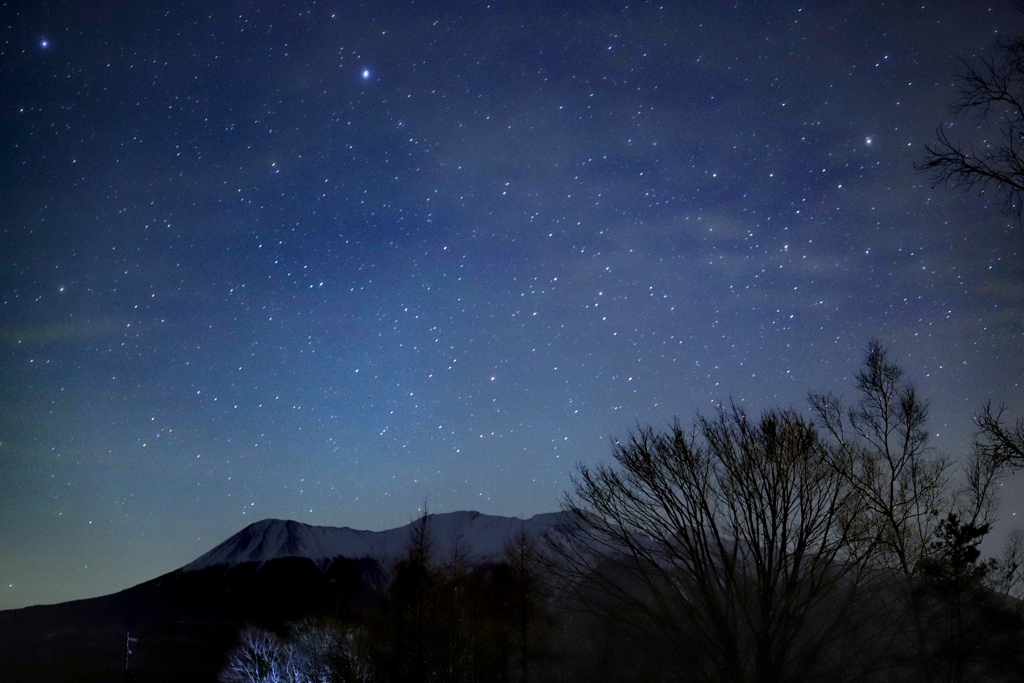 山と星