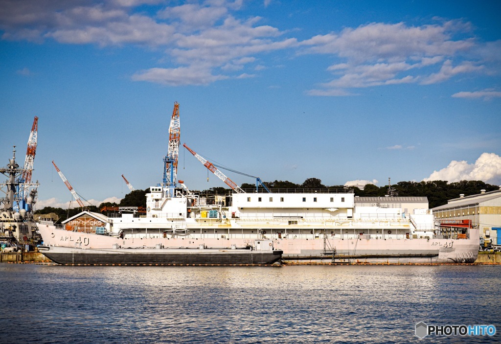 米軍　ホテルシップ