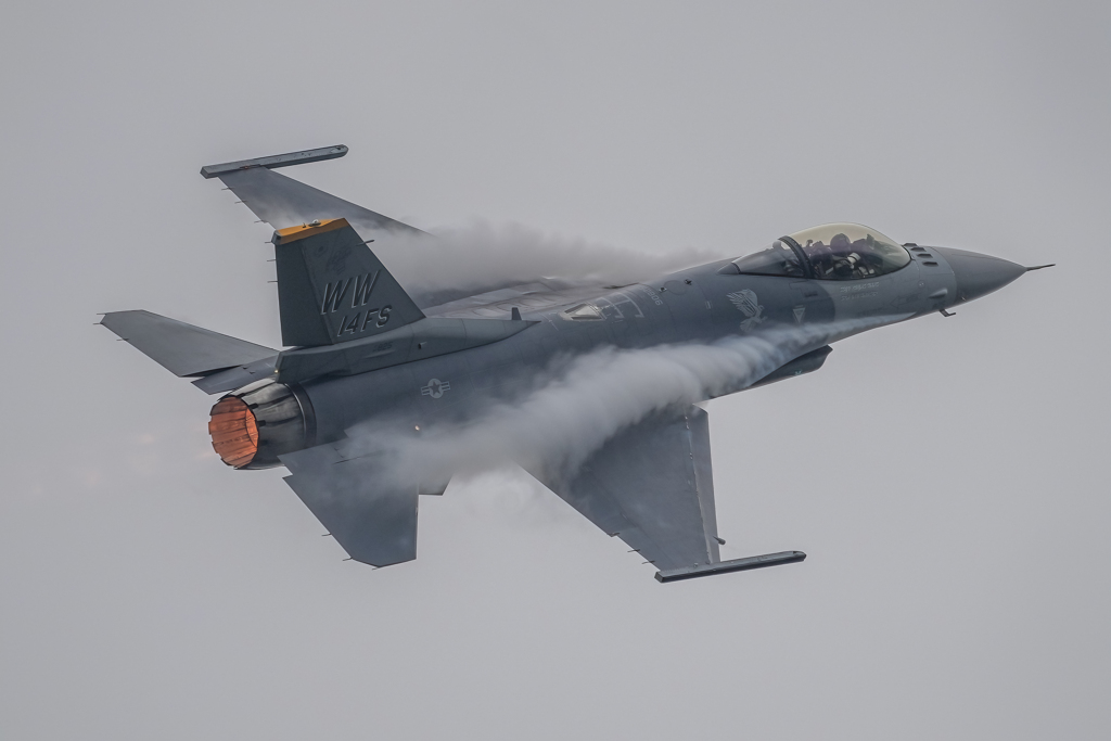 F-16ファルコン