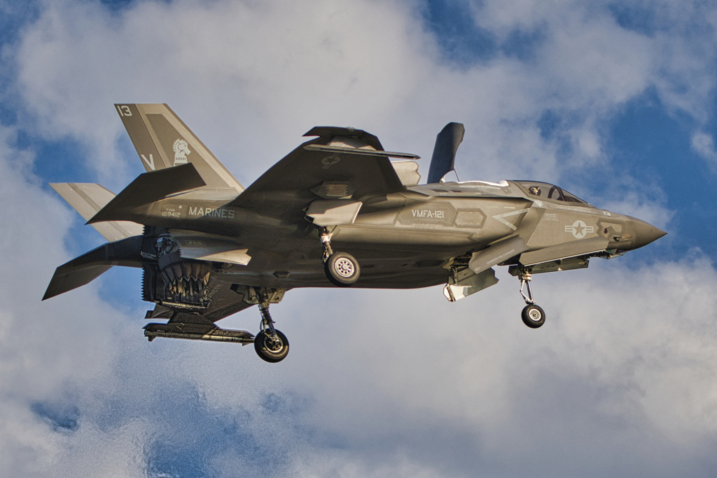 F-35B　垂直着陸