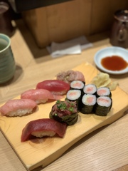 上野駅 マグロづくしの寿司