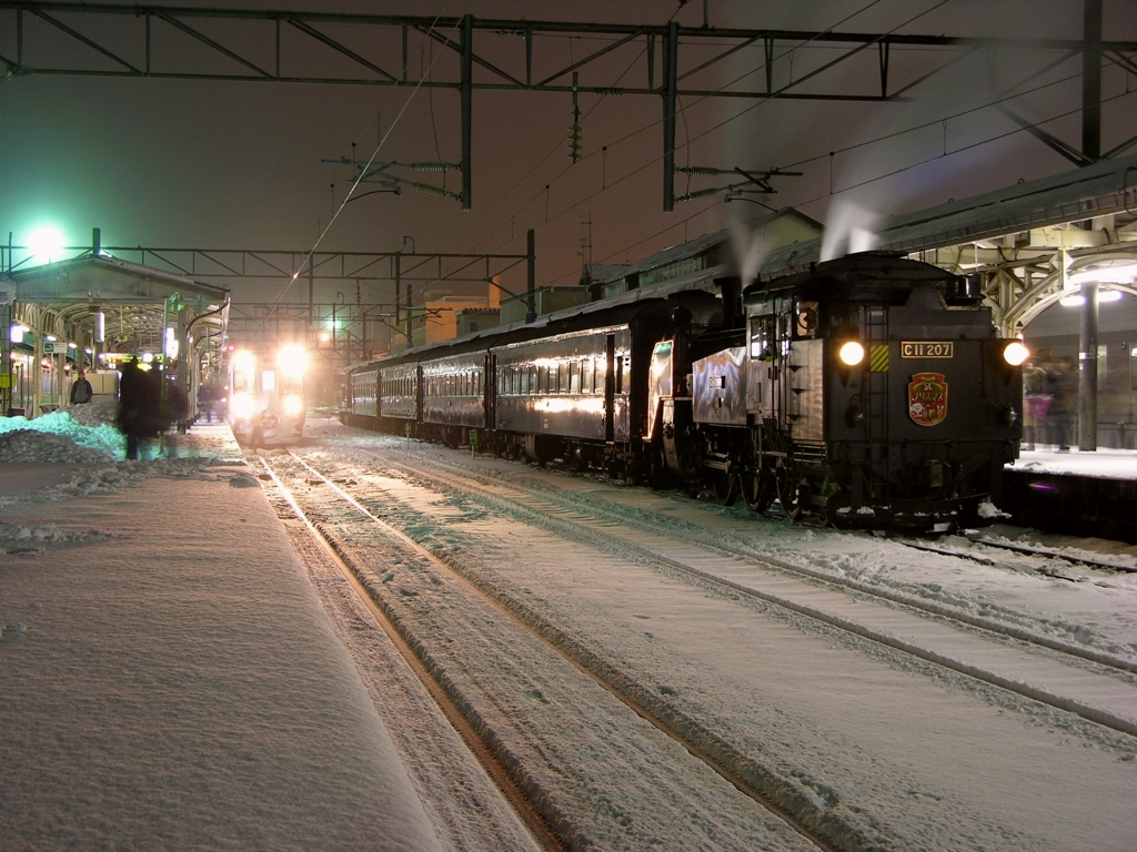 雪然静動ー小樽駅