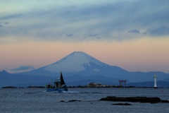 釣り人乗せて