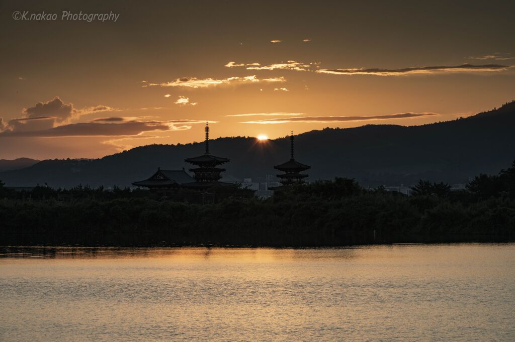 古都の夜明け