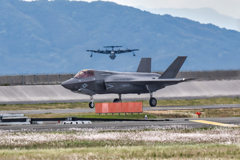 Ｆ35ＢとＵＳ２