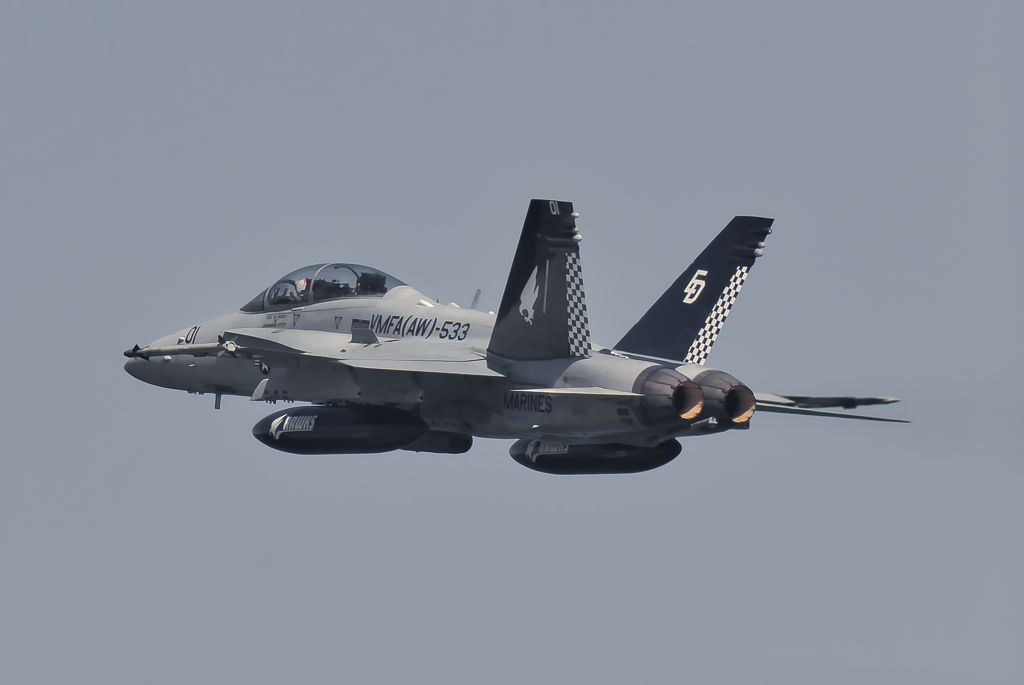 ＦＡ１８　hawks　01番機