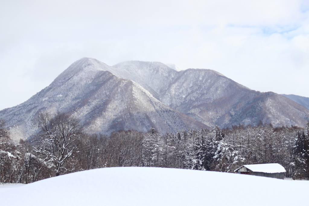 高社山雪景