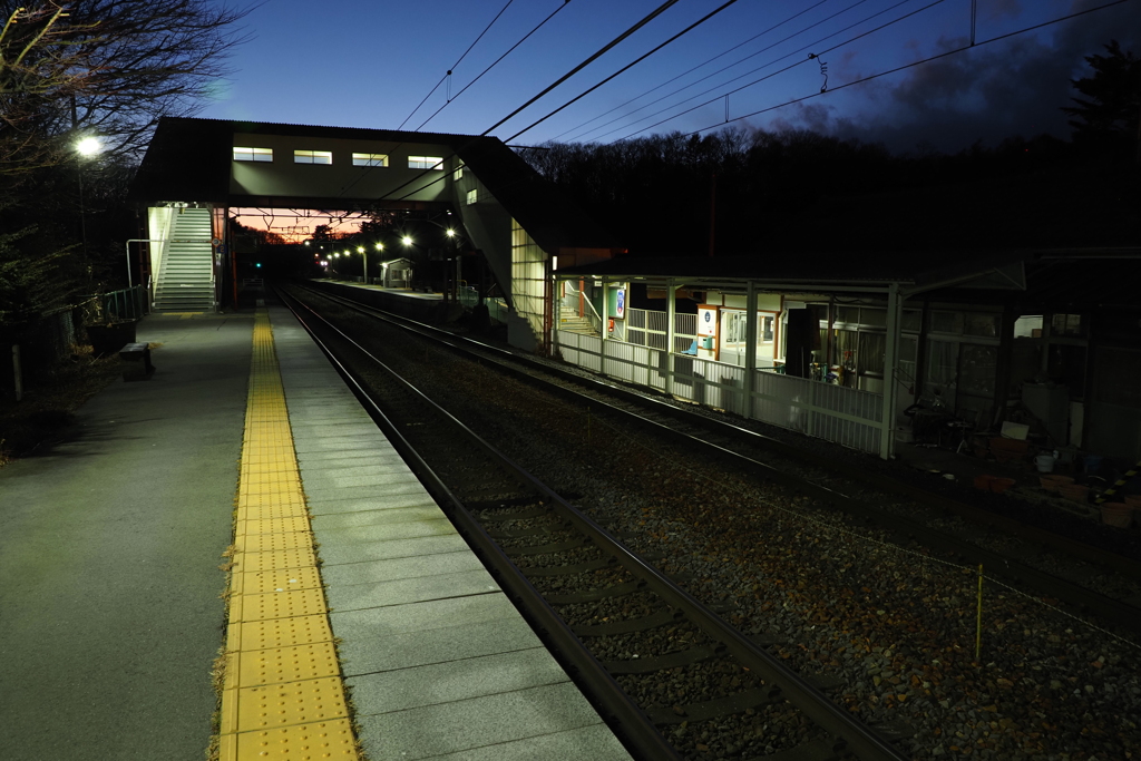 しなの鉄道の夜 (17)信濃追分駅