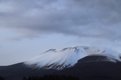 日が落ちた後の浅間山