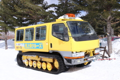 黄色い雪上車