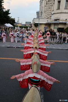 川越にて千手観音ポーズ