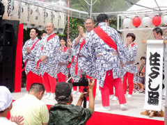 落語家による住吉踊りの奉納