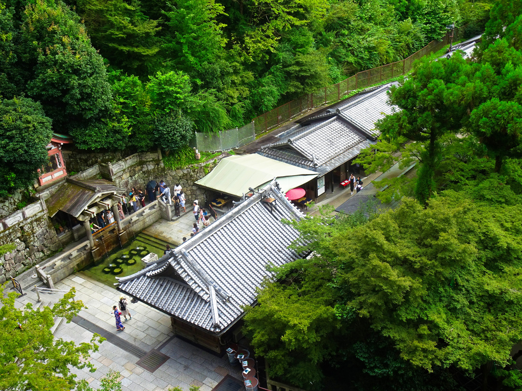 清水の舞台から音羽の滝