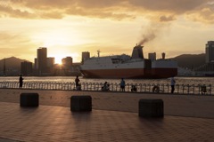 船と夕焼け