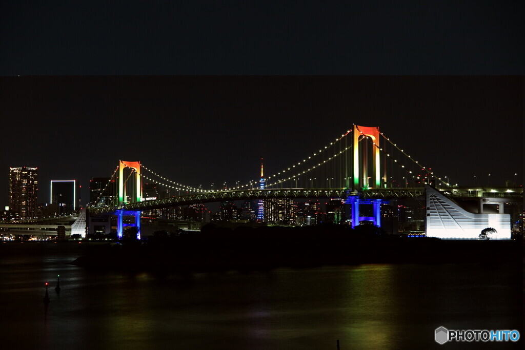 レインボーブリッジと東京タワー