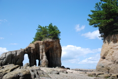 くぐり岩