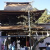 小さな社で初詣