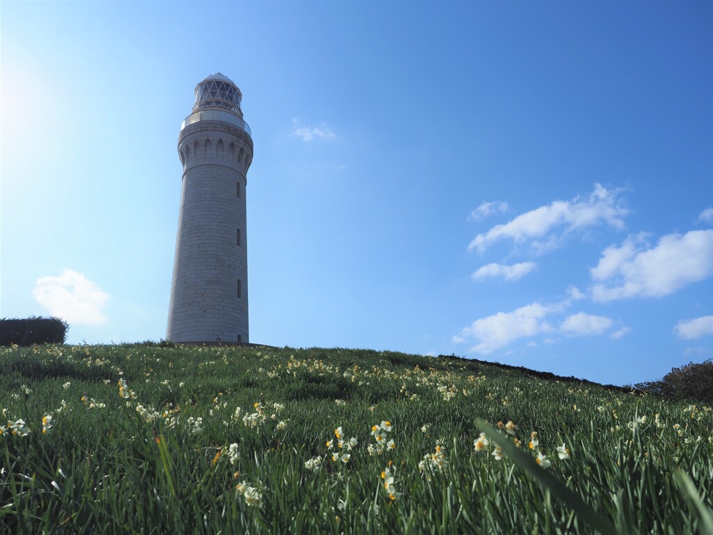 早春の灯台