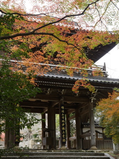 晩秋の功山寺山門（三門）