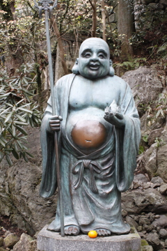 光るお腹