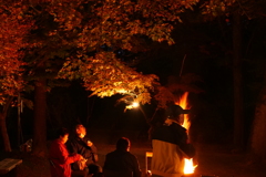 焼いたお餅を頂きながら