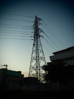 夕焼けと鉄塔 2