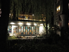 夜のテラス