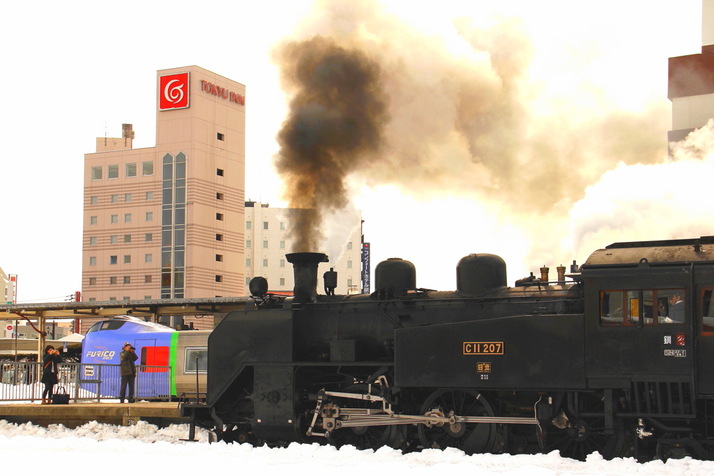 振り子特急「大空」とＳＬ