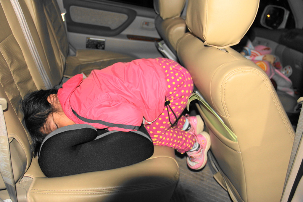 こんな寝方もあるんです