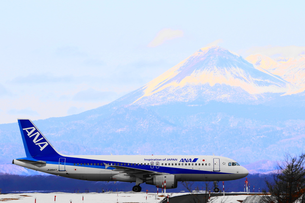 雌阿寒岳とAirbus A320
