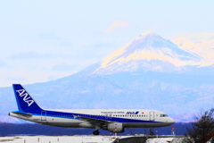 雌阿寒岳とAirbus A320