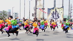 跳ぶ