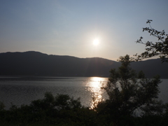 余呉湖の夕陽