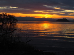 琵琶湖の夕暮れ