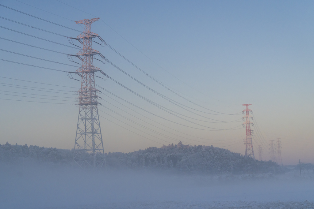Power supply（雪明けの鉄塔さん）