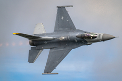 Ｆ-16