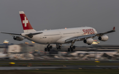SWISS（AIRBUS-A340)