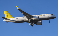 新春　青空にヒコーキ