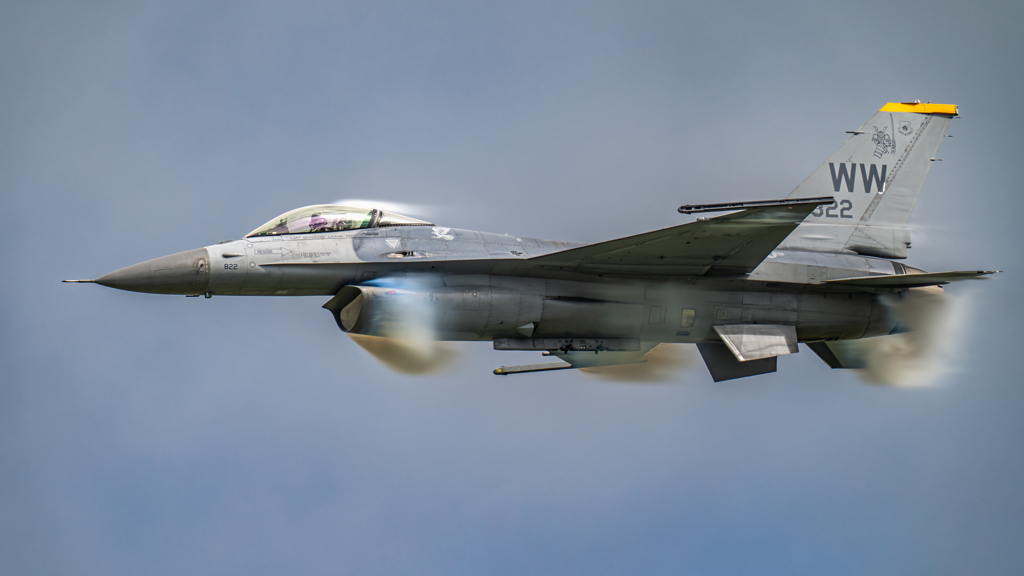 Ｆ-16