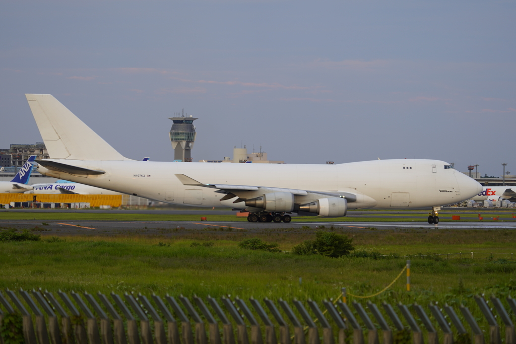 成田空港　さくらの山より